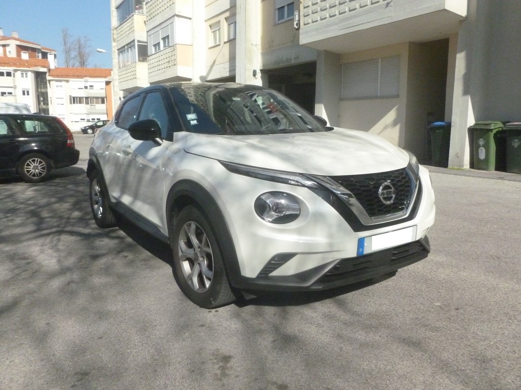 Nissan Juke 1.0 DIG-T N-Connecta Auto image 1